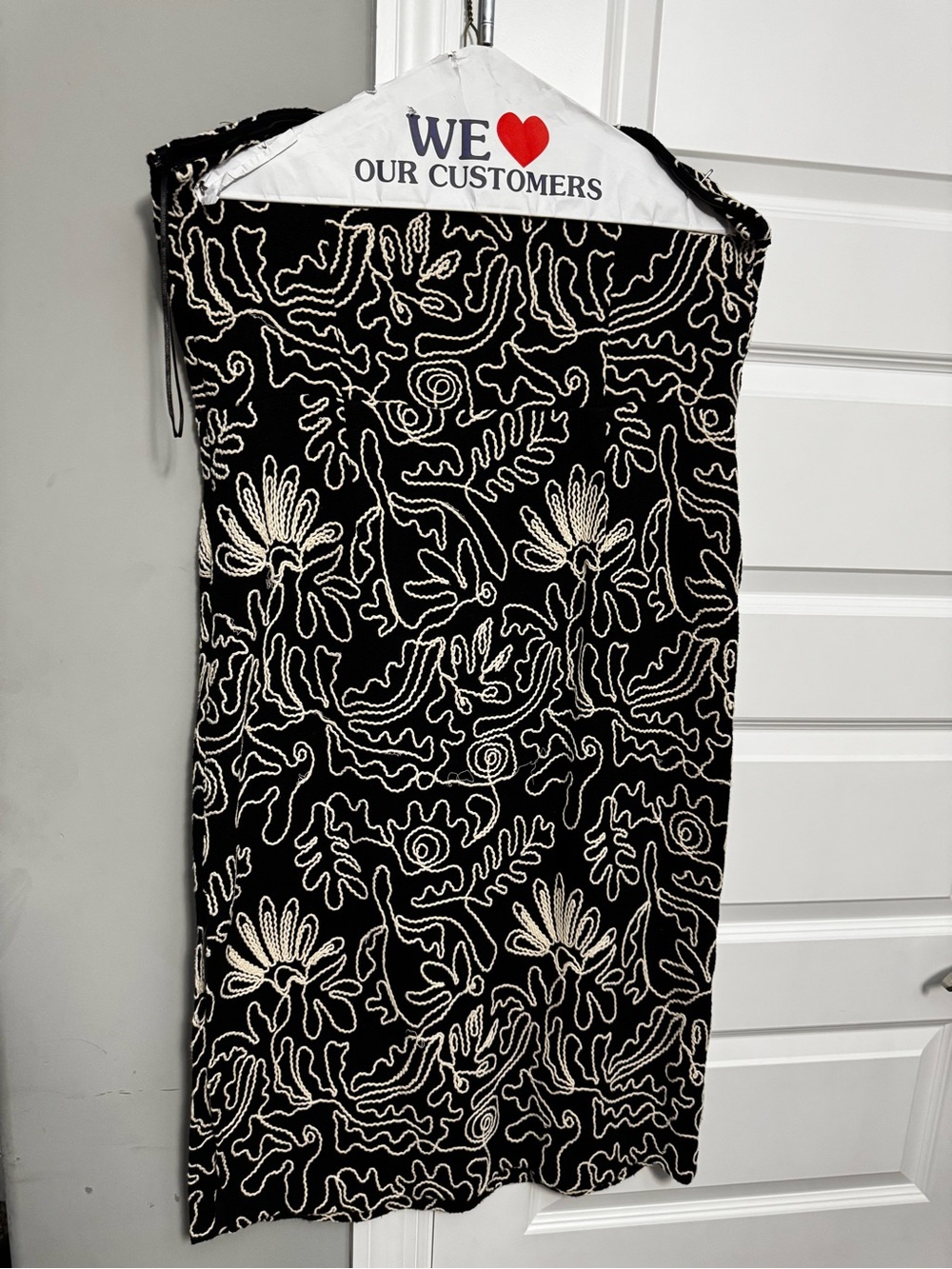 Black Floral Embroidered Pencil Skirt